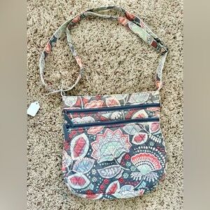 Vintage vera Bradley hipster crossbody purse retired Nomadic floral triple zips